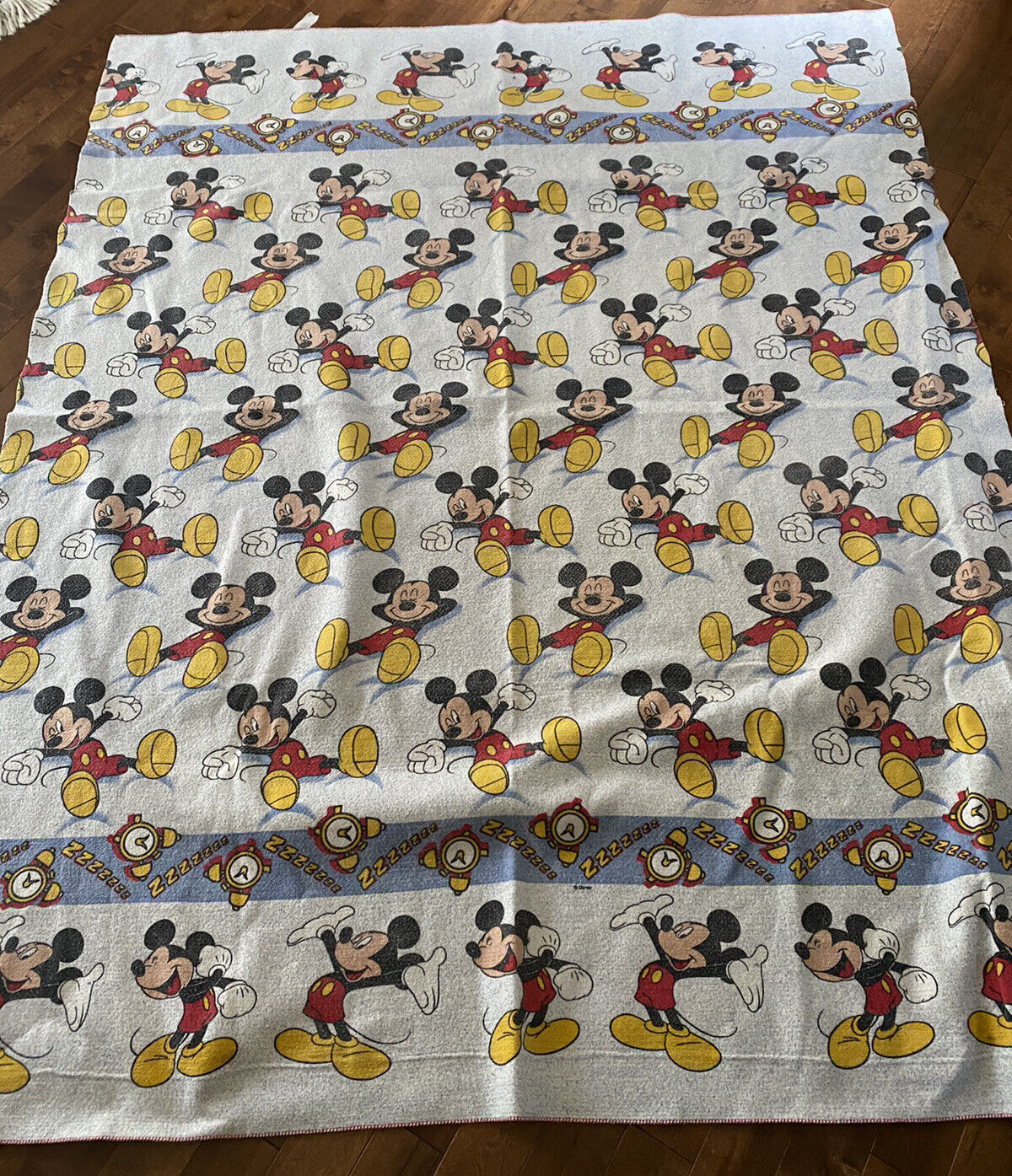 Disney Mickey Mouse Alarm Clock Felt Zzzz Blanket Large 76x89 Vintage