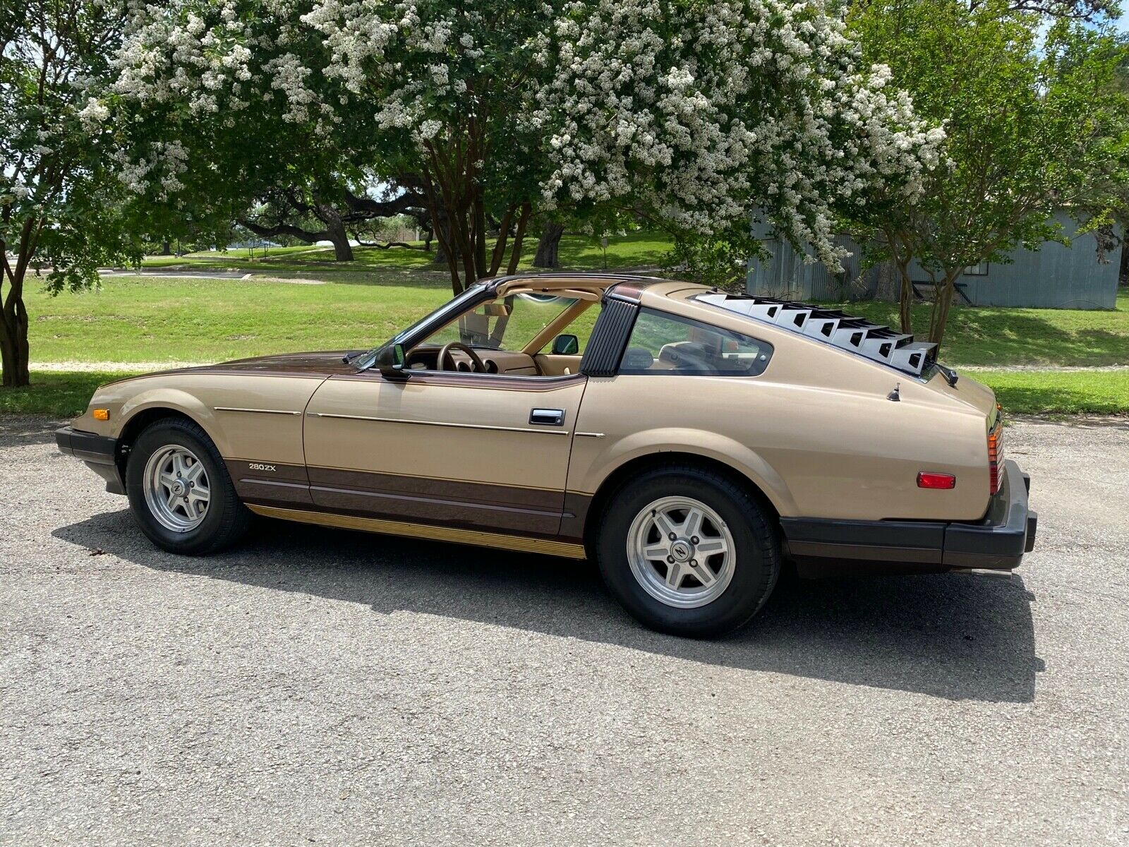 1983 Nissan 280zx  1983 Nissan 280zx Coupe Brown Rwd Manual