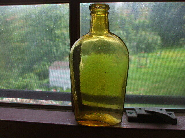 Strap Side Citron Color Yellow !  Half Pint Flask No Issues !!  Great Color !!
