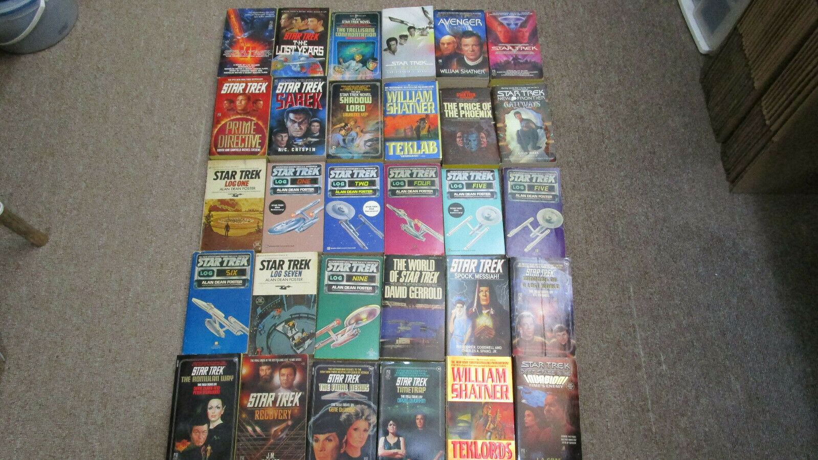 Star Trek 30 Books Lot L14