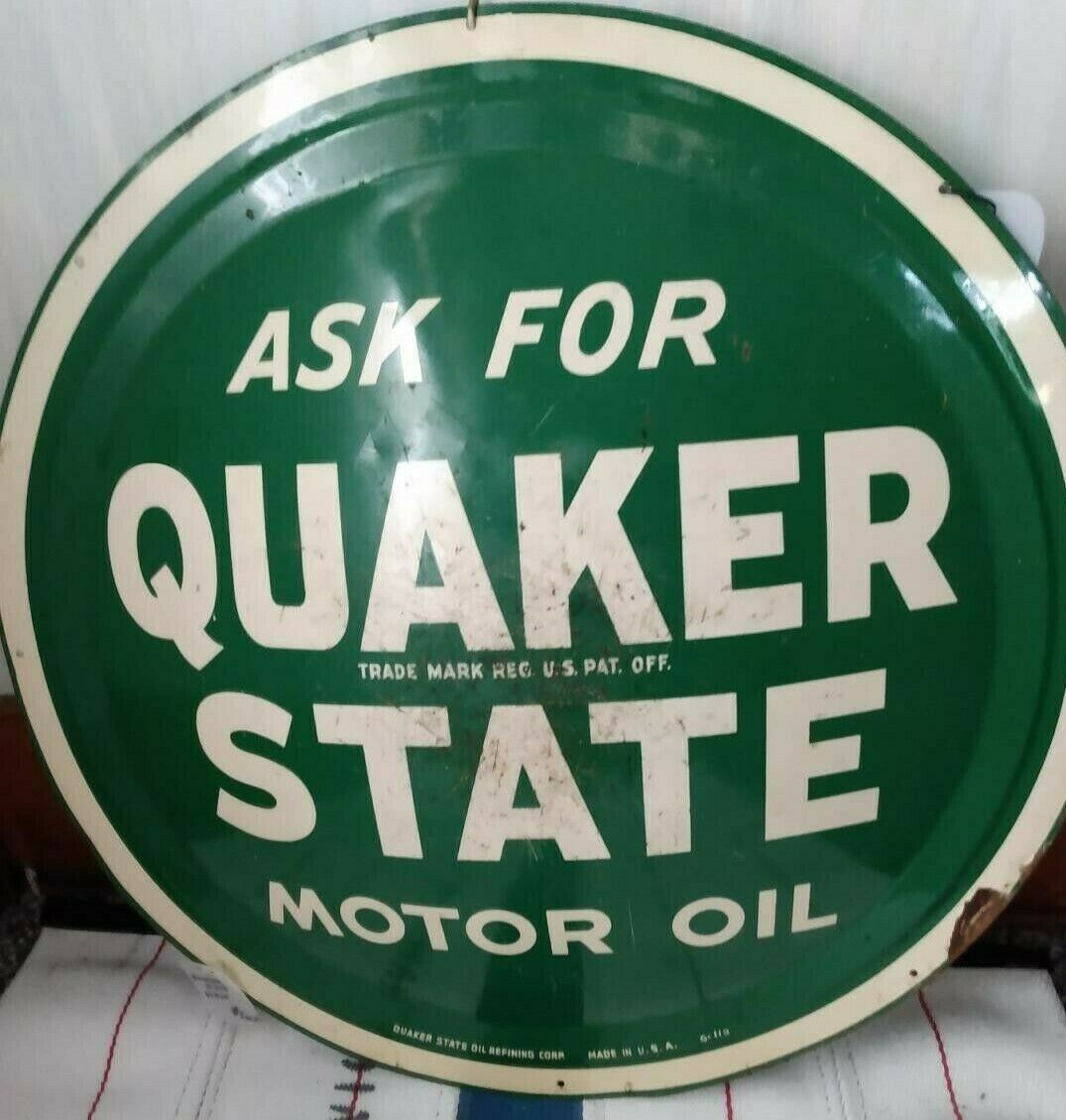 Quaker State Motor Oil Sign- Button Type